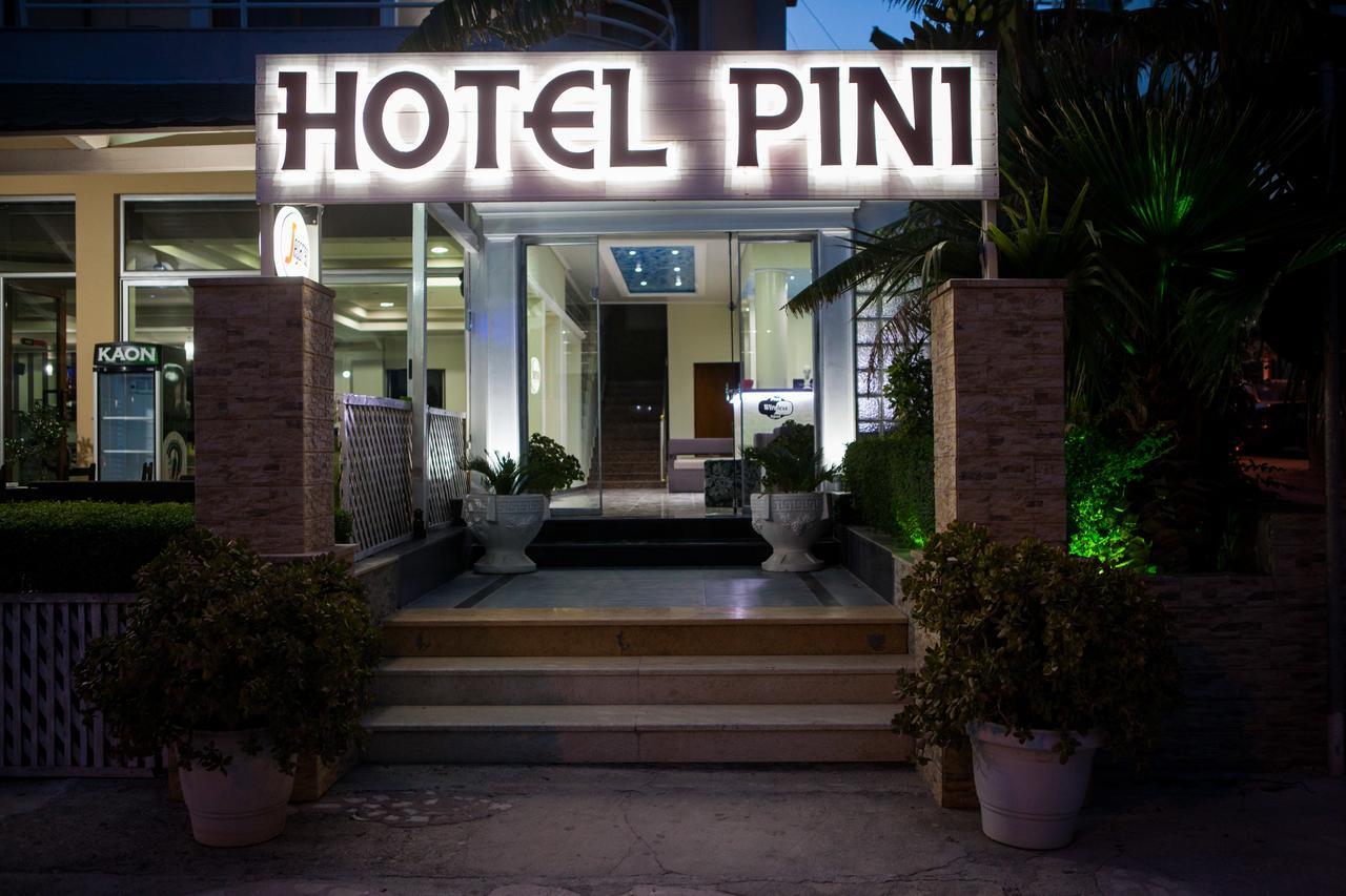 Hotel Pini Σαράντα Εξωτερικό φωτογραφία
